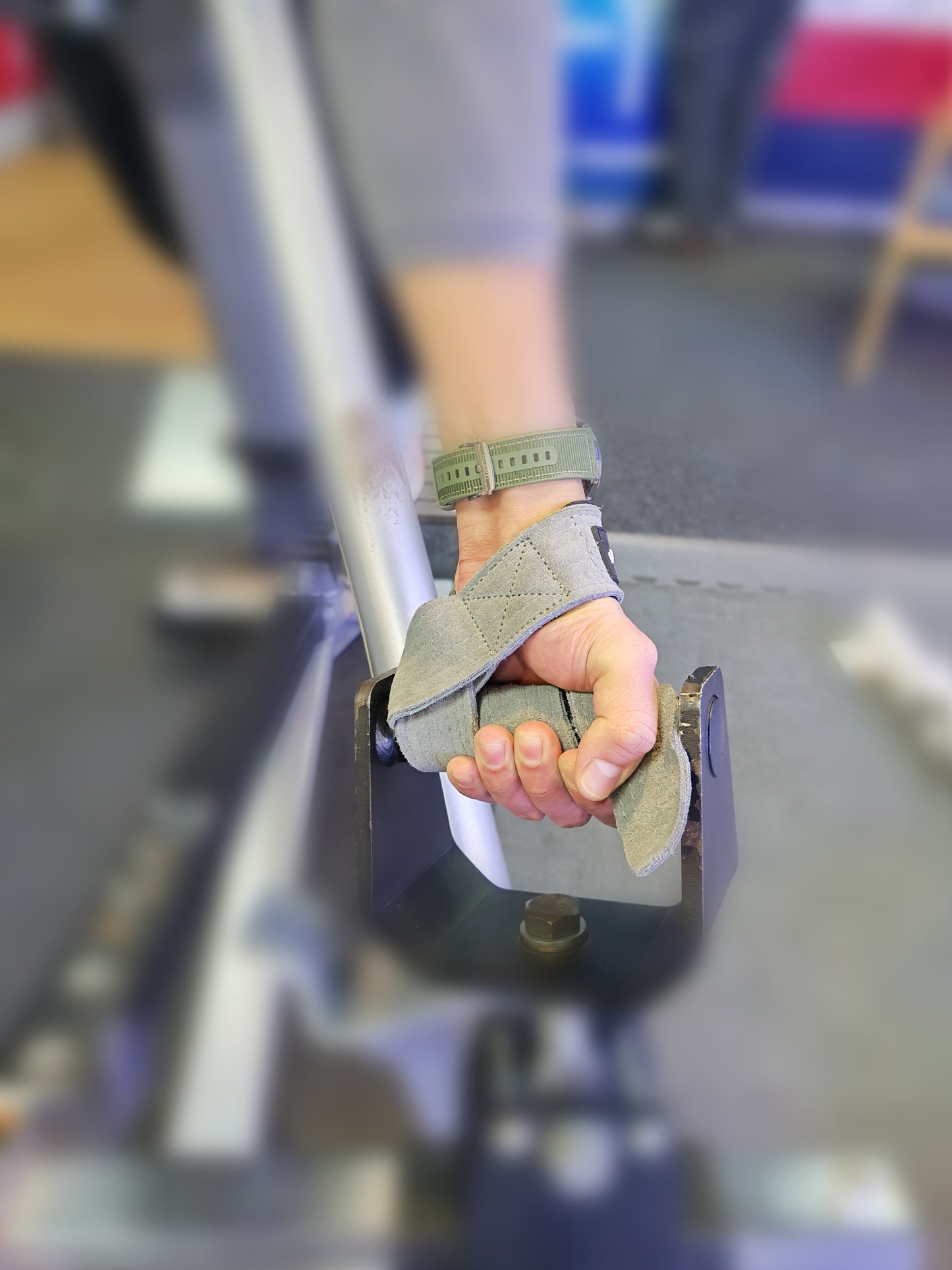 Iconic Strength Genuine Leather Lifting Straps – Heavy-Duty Grip Support for Weightlifting & Strength Training